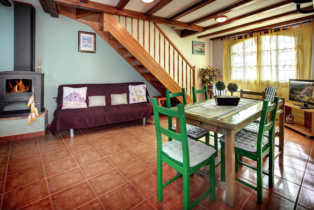 Apartamentos Bellavista Alquezar Phòng bức ảnh